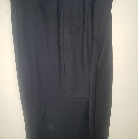 Earvin " Magic" Johnson Signature 2 pc. SUIT - Picture 6 of 11